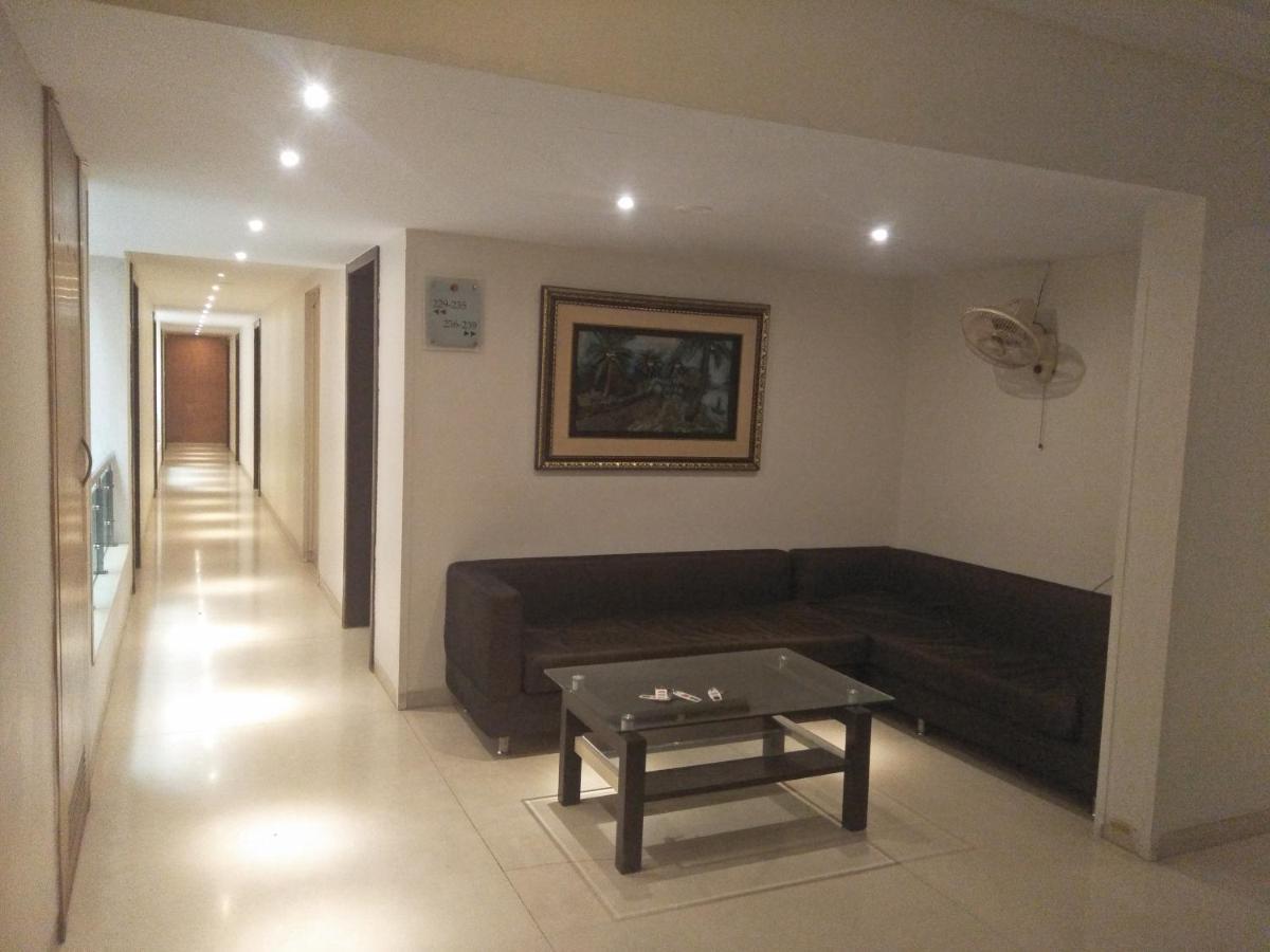 Treebo Trend Hotel Basera Poona Buitenkant foto