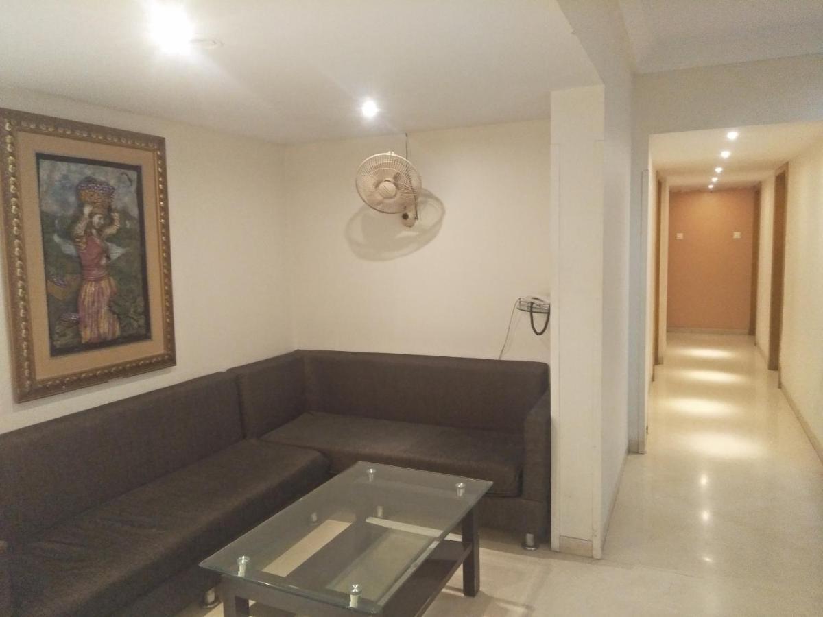 Treebo Trend Hotel Basera Poona Buitenkant foto