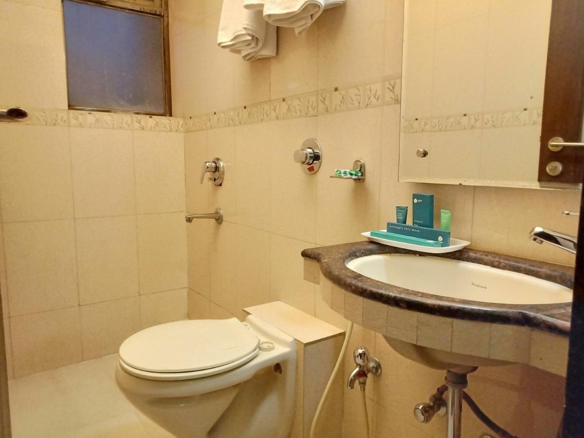 Treebo Trend Hotel Basera Poona Buitenkant foto